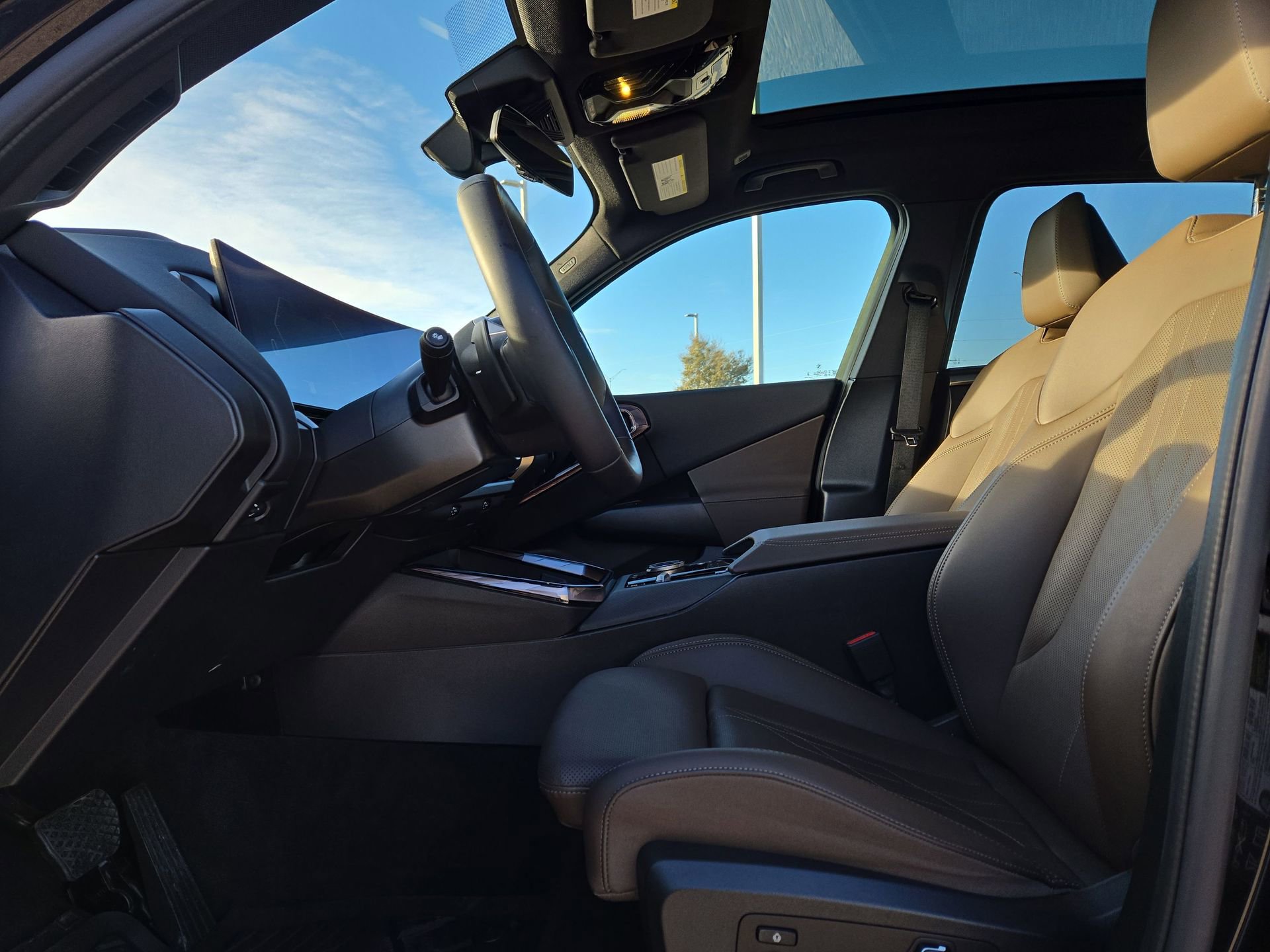 Used 2025 BMW X3 xDrive30i image 2