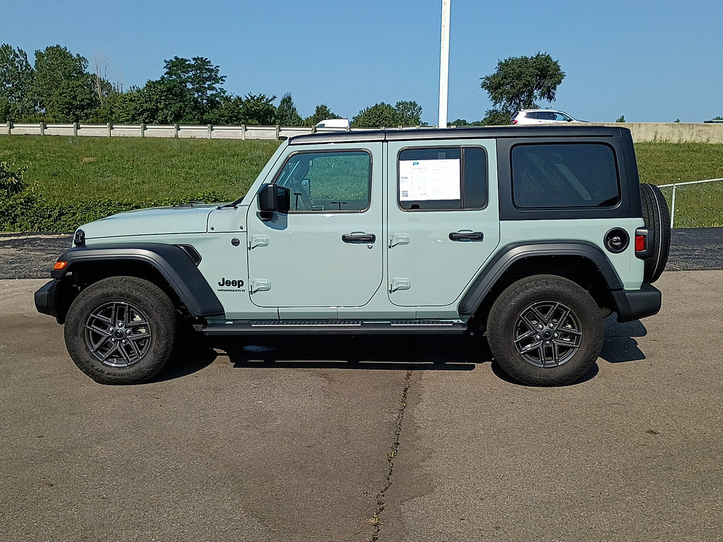 Used 2024 Jeep Wrangler Unlimited Sport AWD/4WD image 6