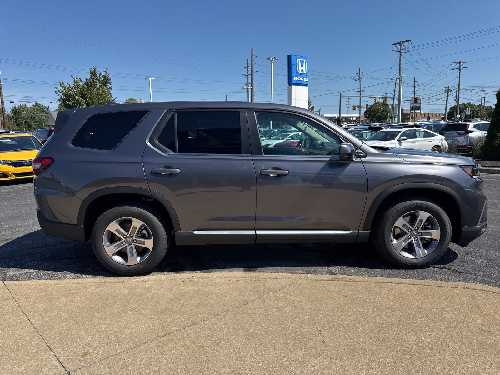 New 2025 Honda Pilot EX-L image 4