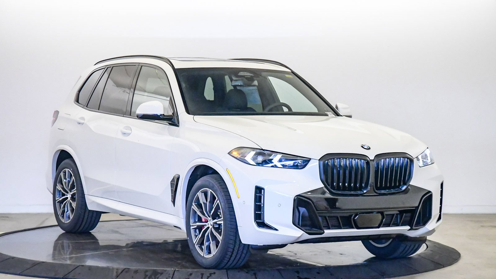 New 2026 BMW X5 xDrive40i w/ M Sport Package AWD/4WD image 6
