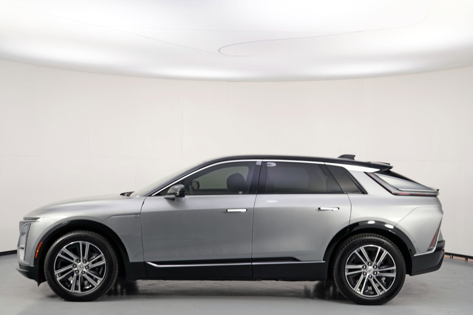 Used 2025 Cadillac Lyriq Luxury image 48