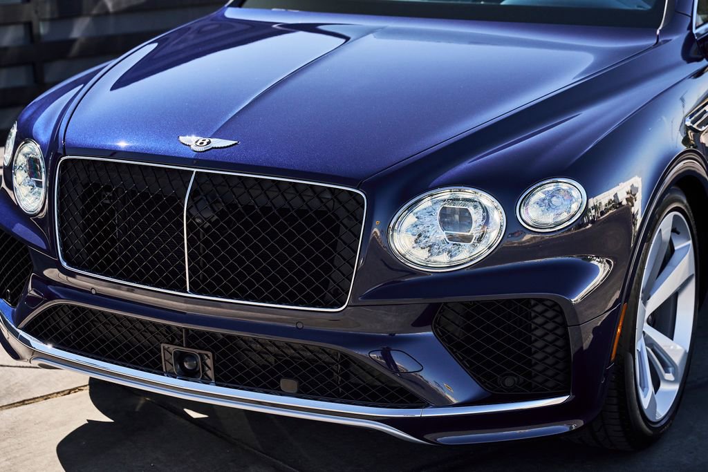Used 2025 Bentley Bentayga Extended Wheelbase AWD/4WD image 6