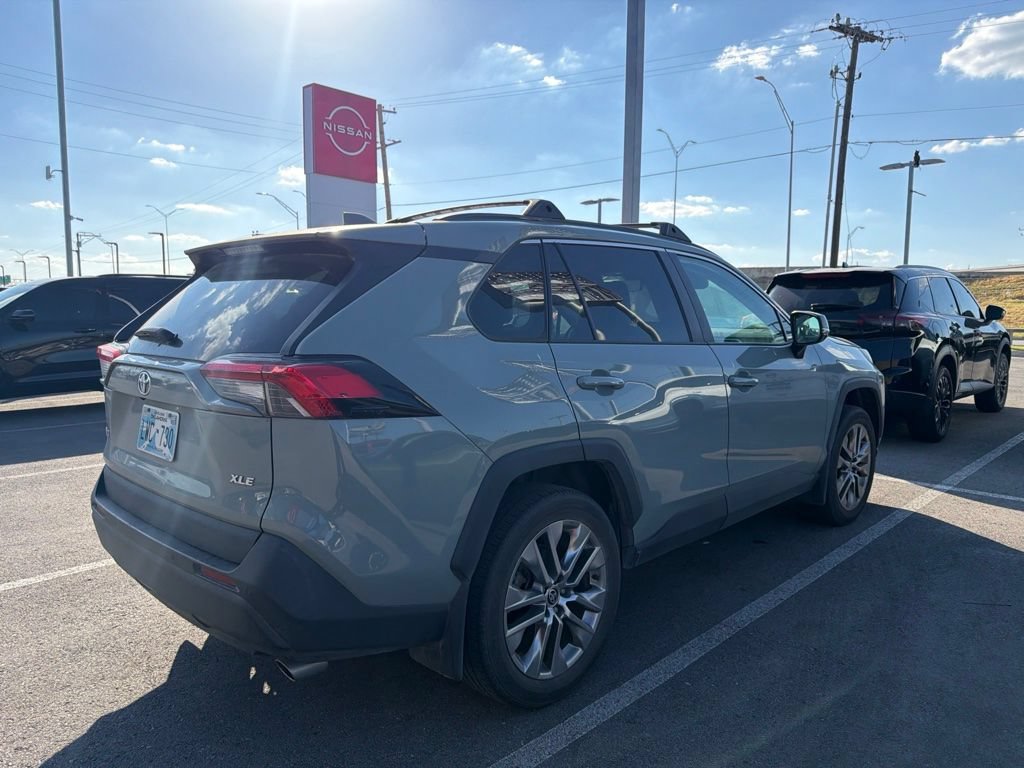 Used 2021 Toyota RAV4 XLE Premium FWD image 5