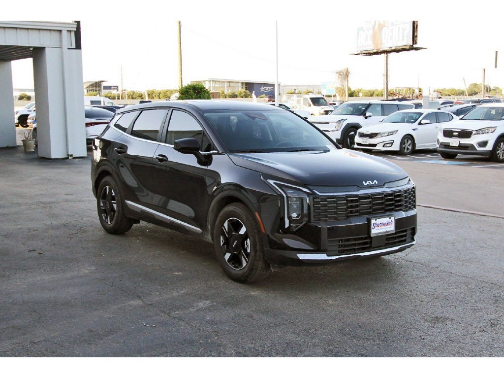 New 2026 Kia Sportage LX FWD image 3