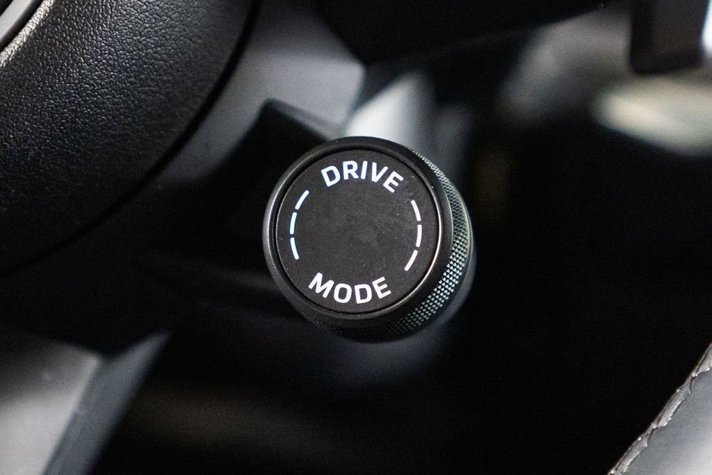 Certified 2025 Porsche Cayenne image 33