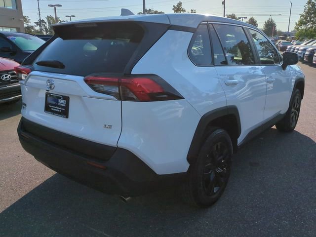 Used 2023 Toyota RAV4 LE FWD image 5