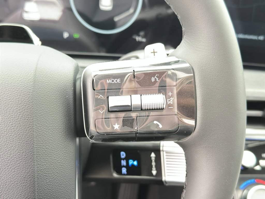 New 2025 Hyundai Santa Fe Limited FWD image 16
