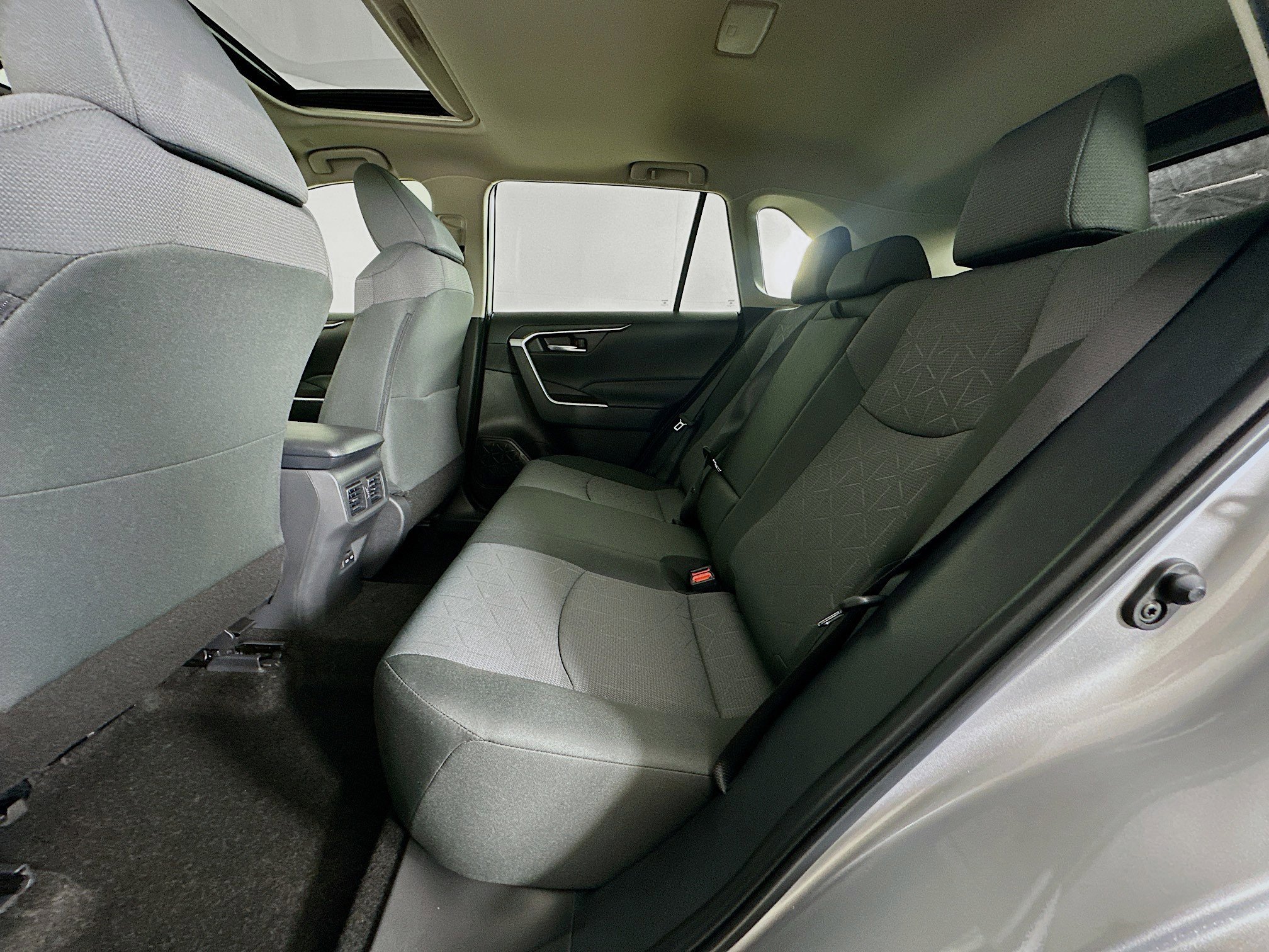 Used 2025 Toyota RAV4 XLE w/ Convenience Package image 26