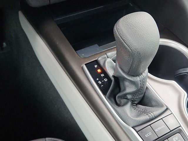 Used 2022 Toyota Camry LE image 39