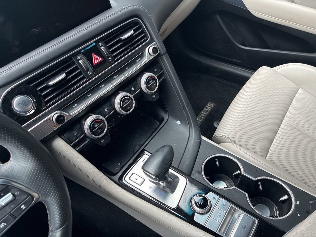 Used 2023 Genesis G70 2.0T image 18