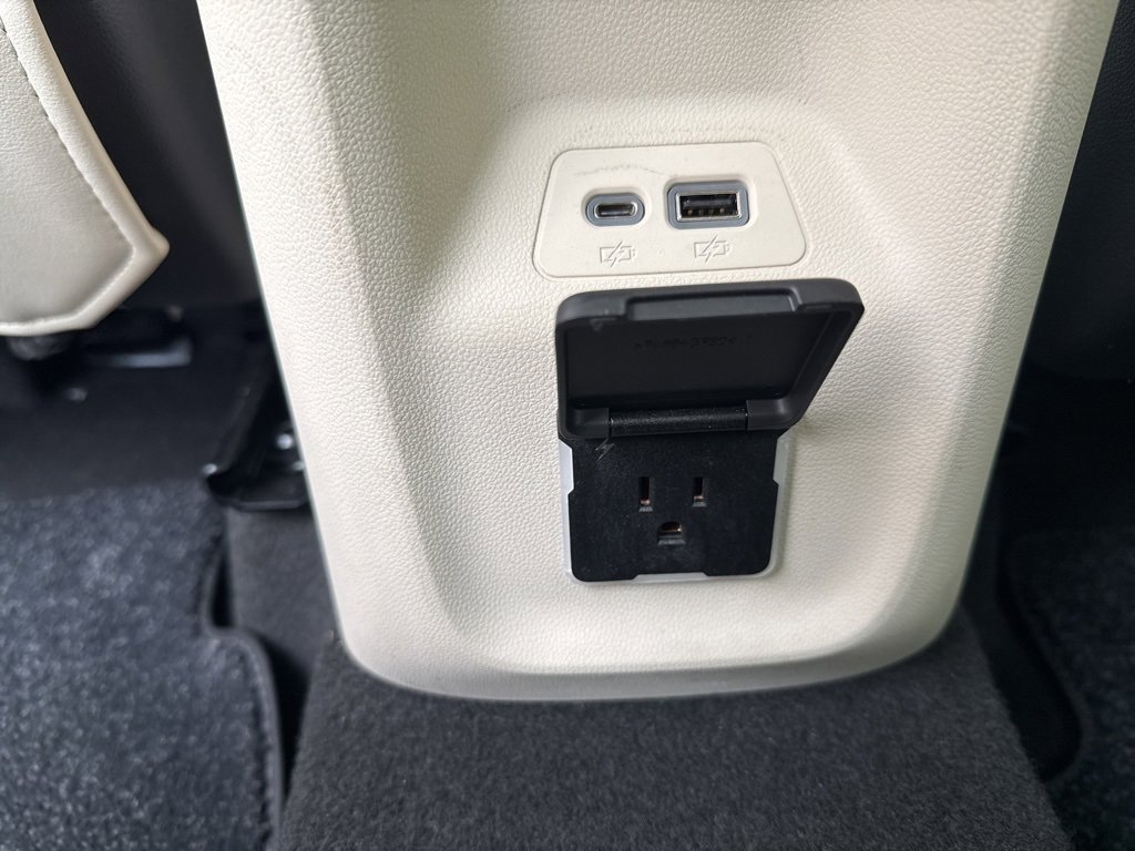 Used 2021 Buick Envision Avenir image 54