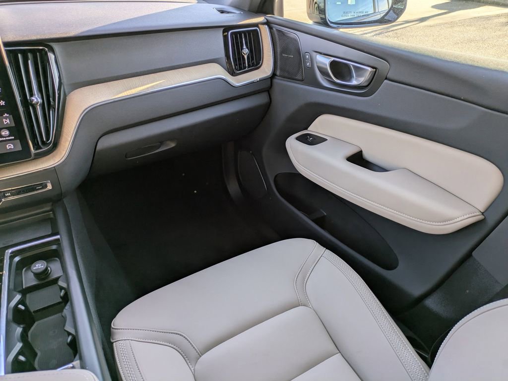 New 2026 Volvo XC60 B5 Plus w/ Climate Package AWD/4WD image 17