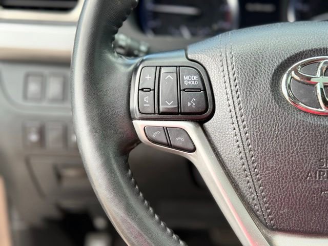Used 2019 Toyota Highlander Limited FWD image 29