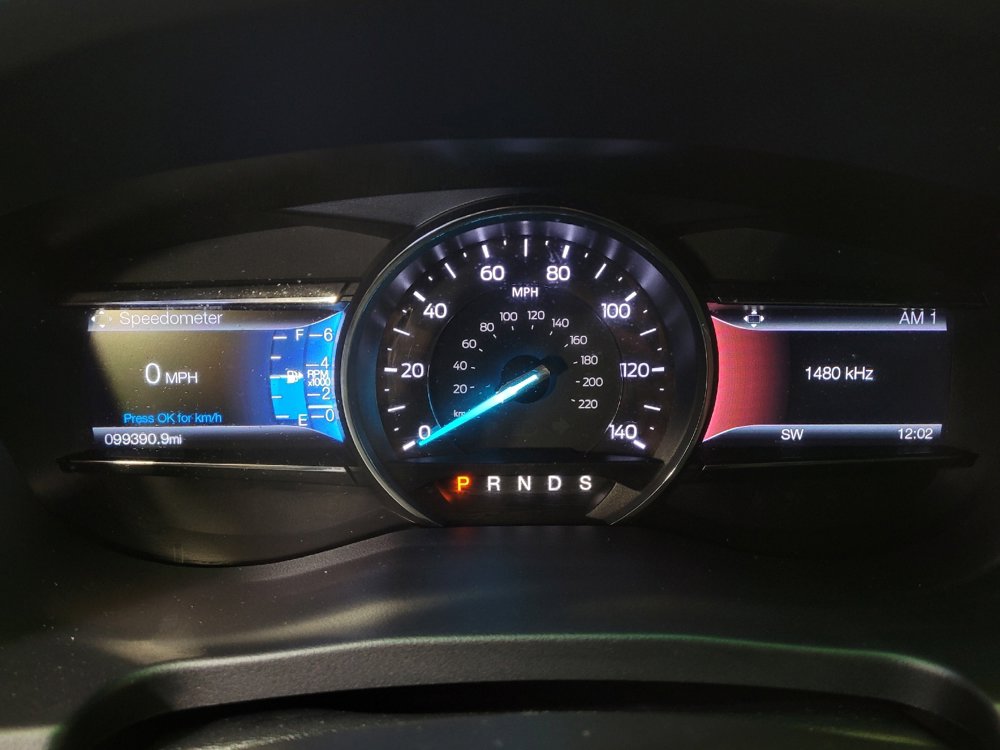 Used 2016 Ford Explorer XLT w/ Equipment Group 202A AWD/4WD image 23