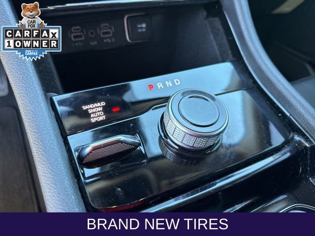 Used 2023 Jeep Grand Cherokee L Limited w/ Black Appearance Package image 11