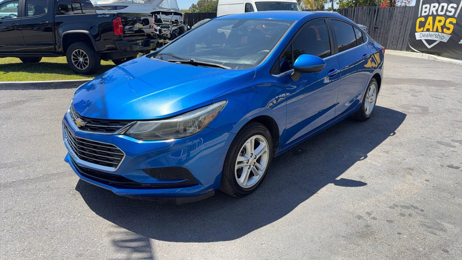 Used 2017 Chevrolet Cruze LT w/ Convenience Package image 4