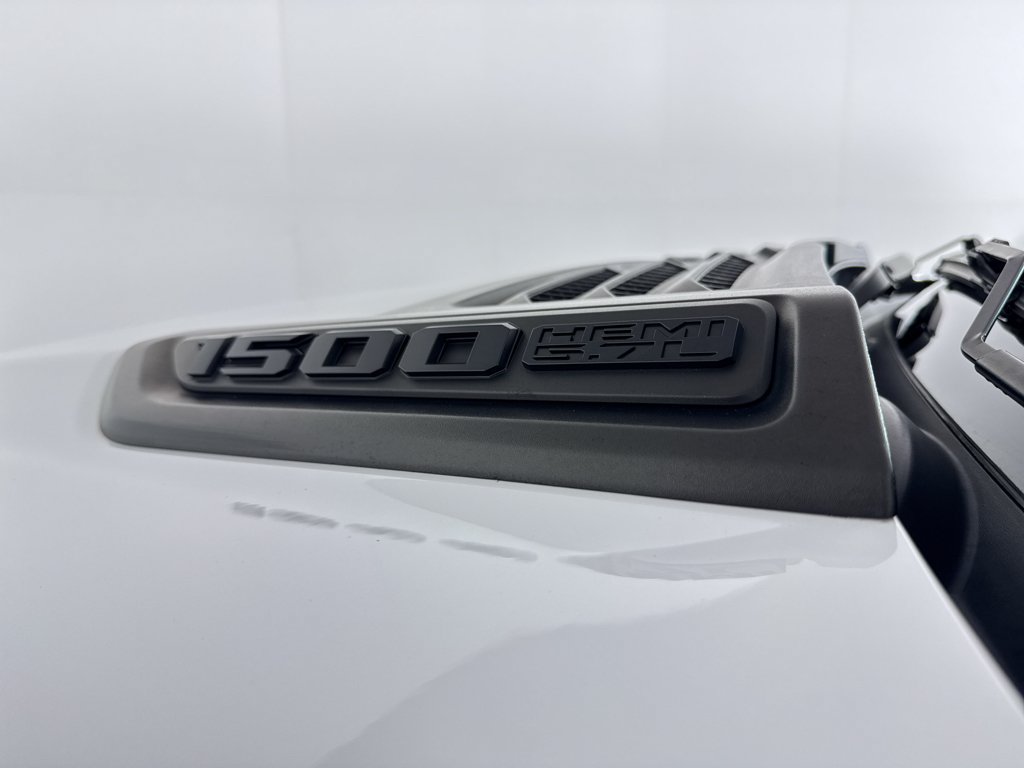 Used 2022 RAM 1500 Laramie AWD/4WD image 2