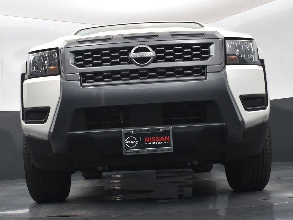 Used 2025 Nissan Frontier SV w/ Tow Package image 35