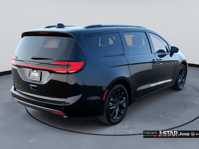 New 2026 Chrysler Pacifica Select image 5