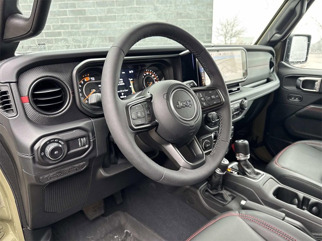 Used 2025 Jeep Wrangler Unlimited Rubicon image 18