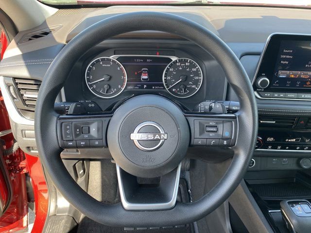 Used 2023 Nissan Rogue SV image 34
