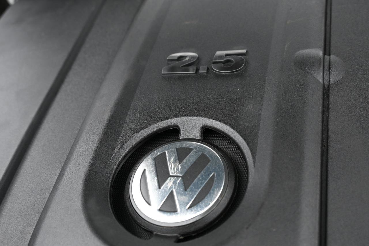 Used 2013 Volkswagen Beetle 2.5 50's Edition FWD image 41