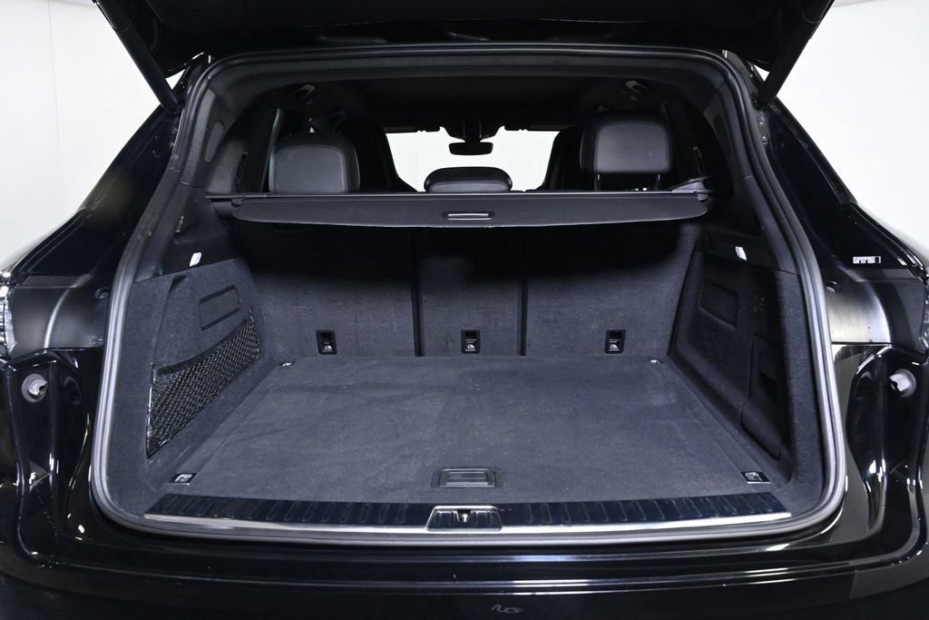 Certified 2022 Porsche Cayenne Turbo S AWD/4WD image 28