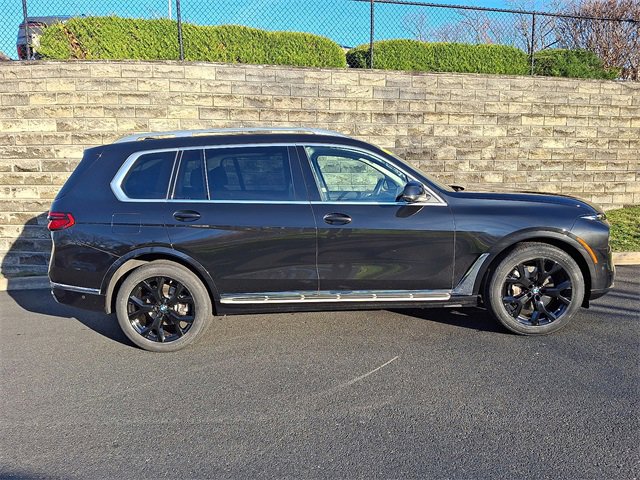 Used 2023 BMW X7 xDrive40i w/ Premium Package image 7
