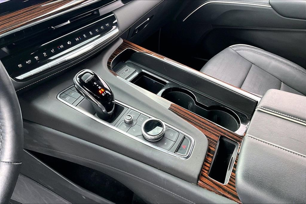 Used 2024 Cadillac Escalade ESV Premium Luxury image 14