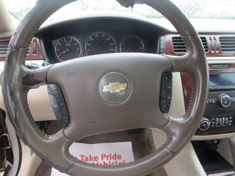 Used 2008 Chevrolet Impala LT w/ Luxury Edition Package FWD image 12