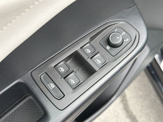 Used 2025 Volkswagen Taos SEL AWD/4WD image 22