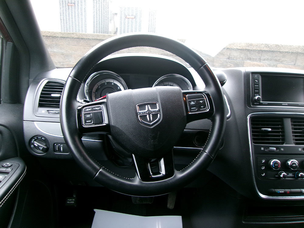 Used 2019 Dodge Grand Caravan SE image 16