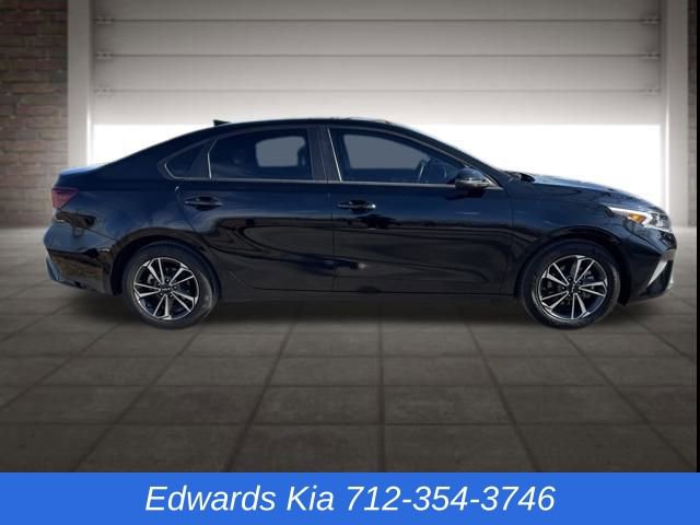 Used 2022 Kia Forte GT-Line w/ GT-Line Premium Package image 2