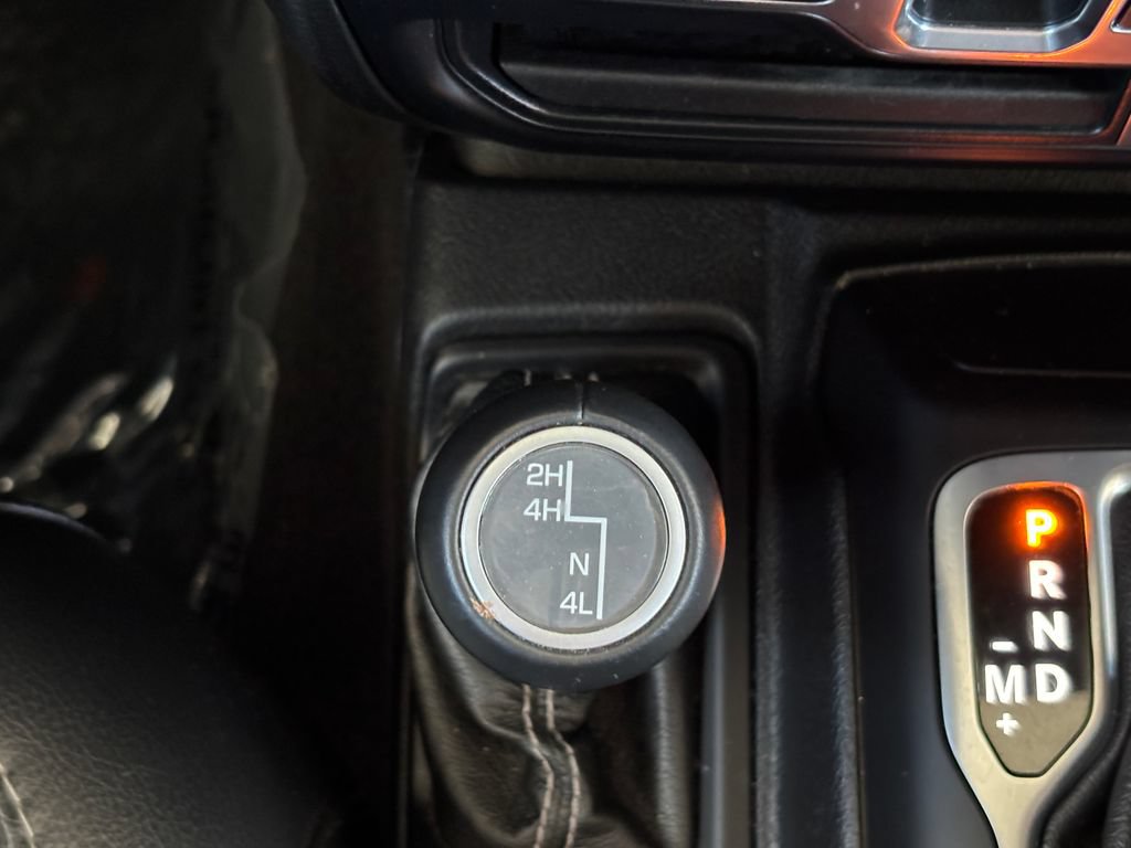 Used 2020 Jeep Gladiator Overland AWD/4WD image 17