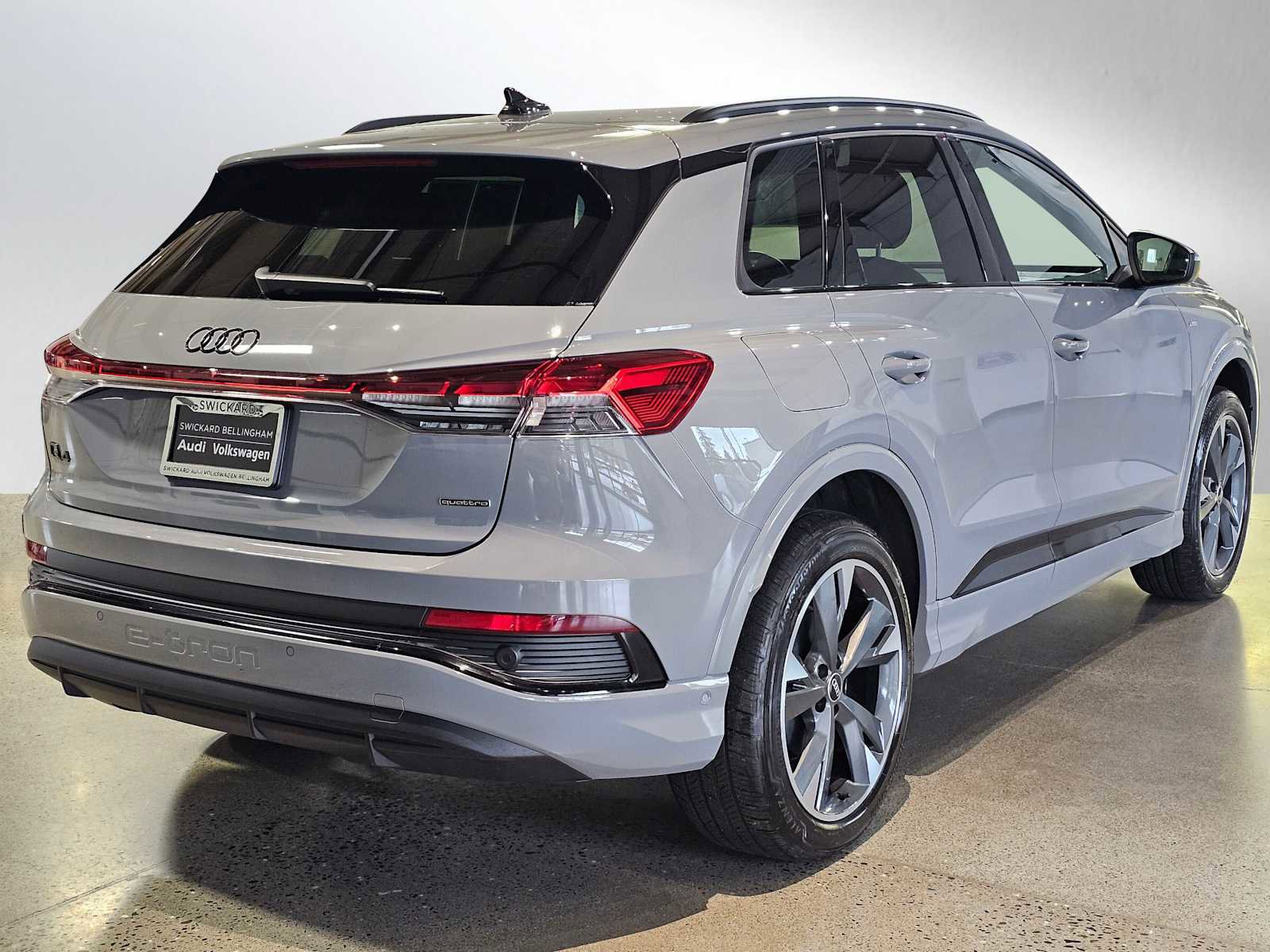 Used 2023 Audi Q4 e-tron Premium Plus image 7