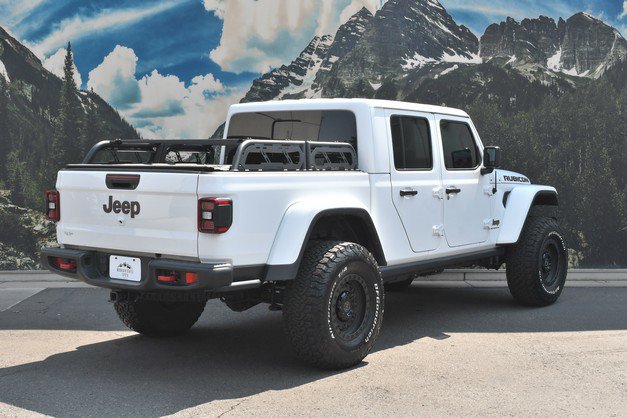 Used 2023 Jeep Gladiator Rubicon w/ LED Lighting Group AWD/4WD image 3