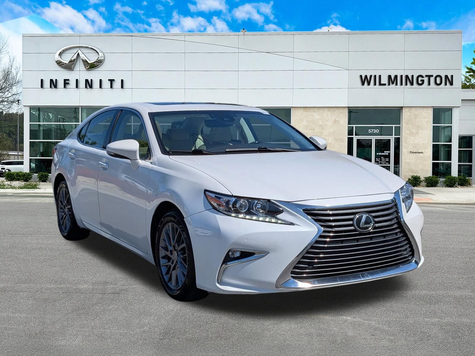 Used 2018 Lexus ES 350 w/ Premier Package