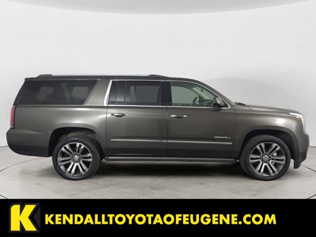 Used 2020 GMC Yukon XL Denali w/ Denali Ultimate Package AWD/4WD image 4