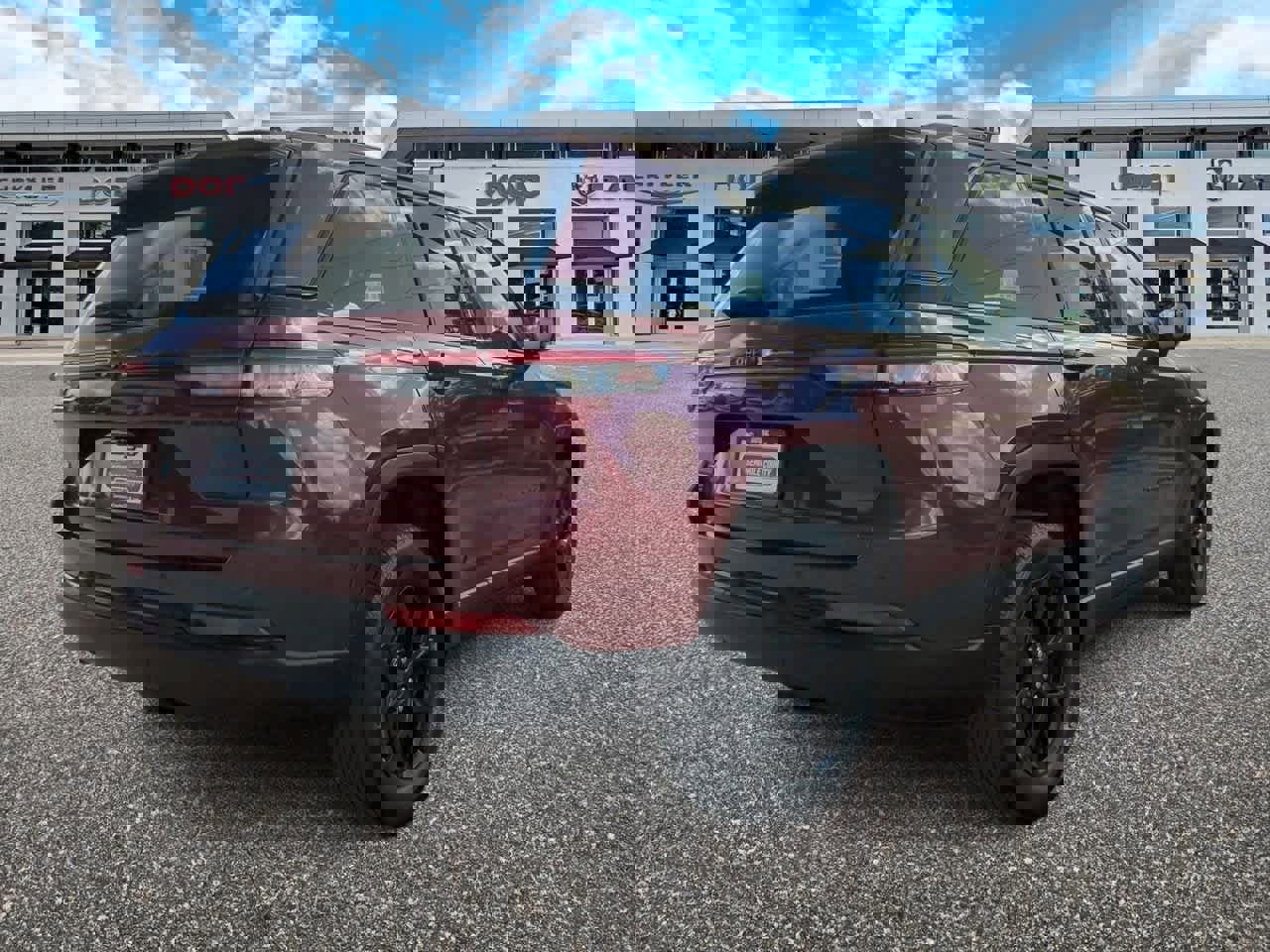 Used 2024 Jeep Grand Cherokee Altitude image 8