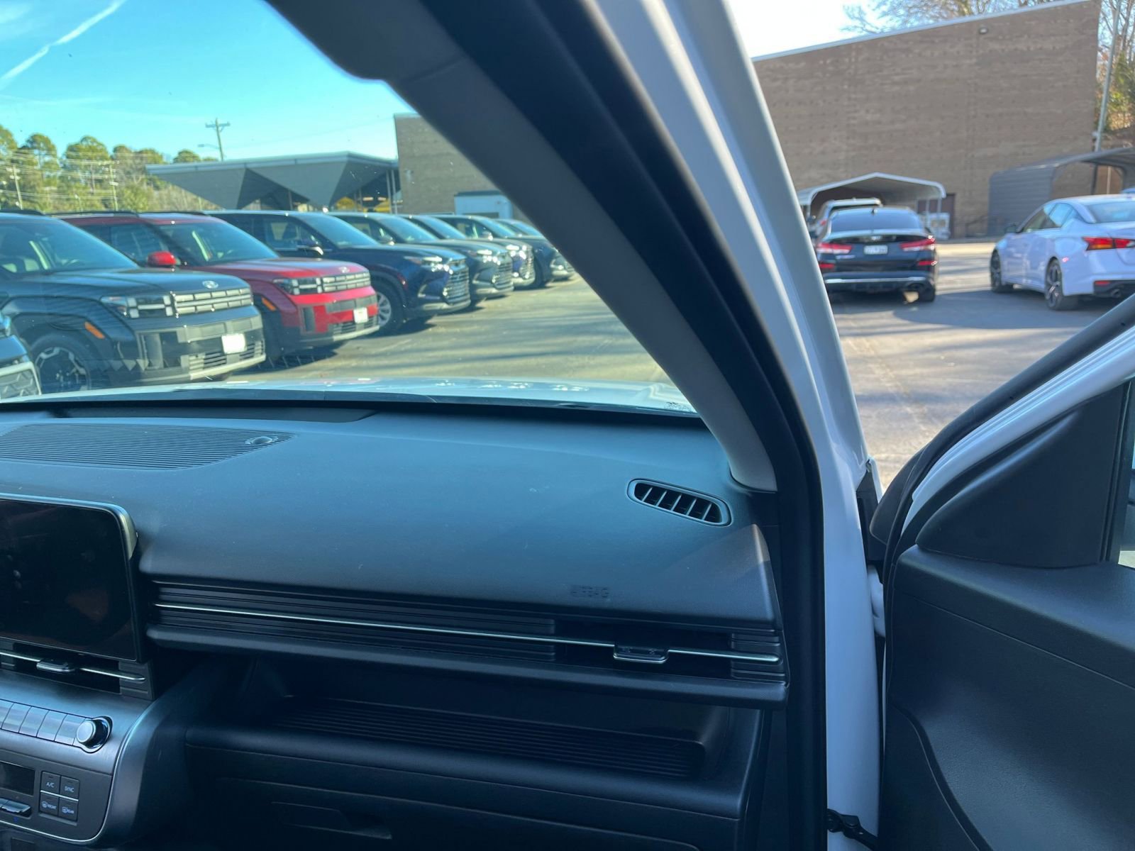 Used 2025 Hyundai Kona SEL image 35