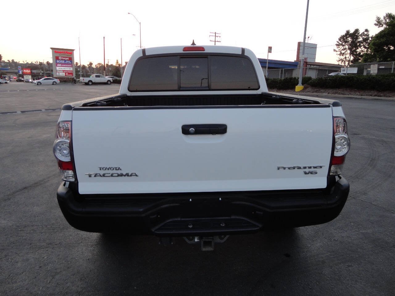 Used 2015 Toyota Tacoma PreRunner w/ TRD Sport Package RWD image 5