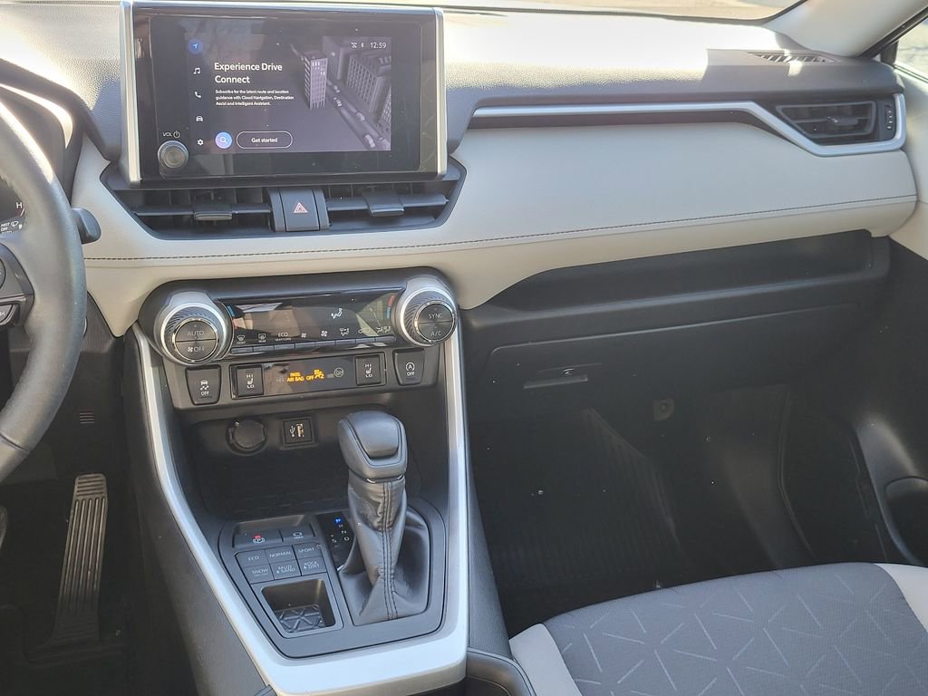 Used 2024 Toyota RAV4 XLE image 30