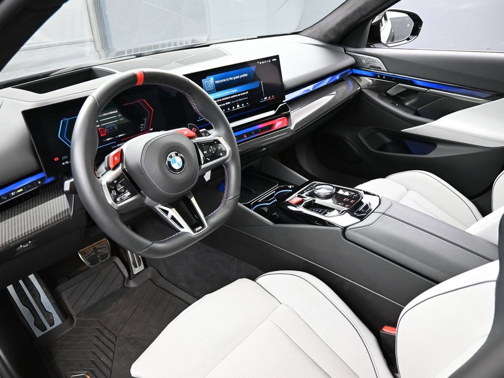Used 2025 BMW M5 Touring image 4