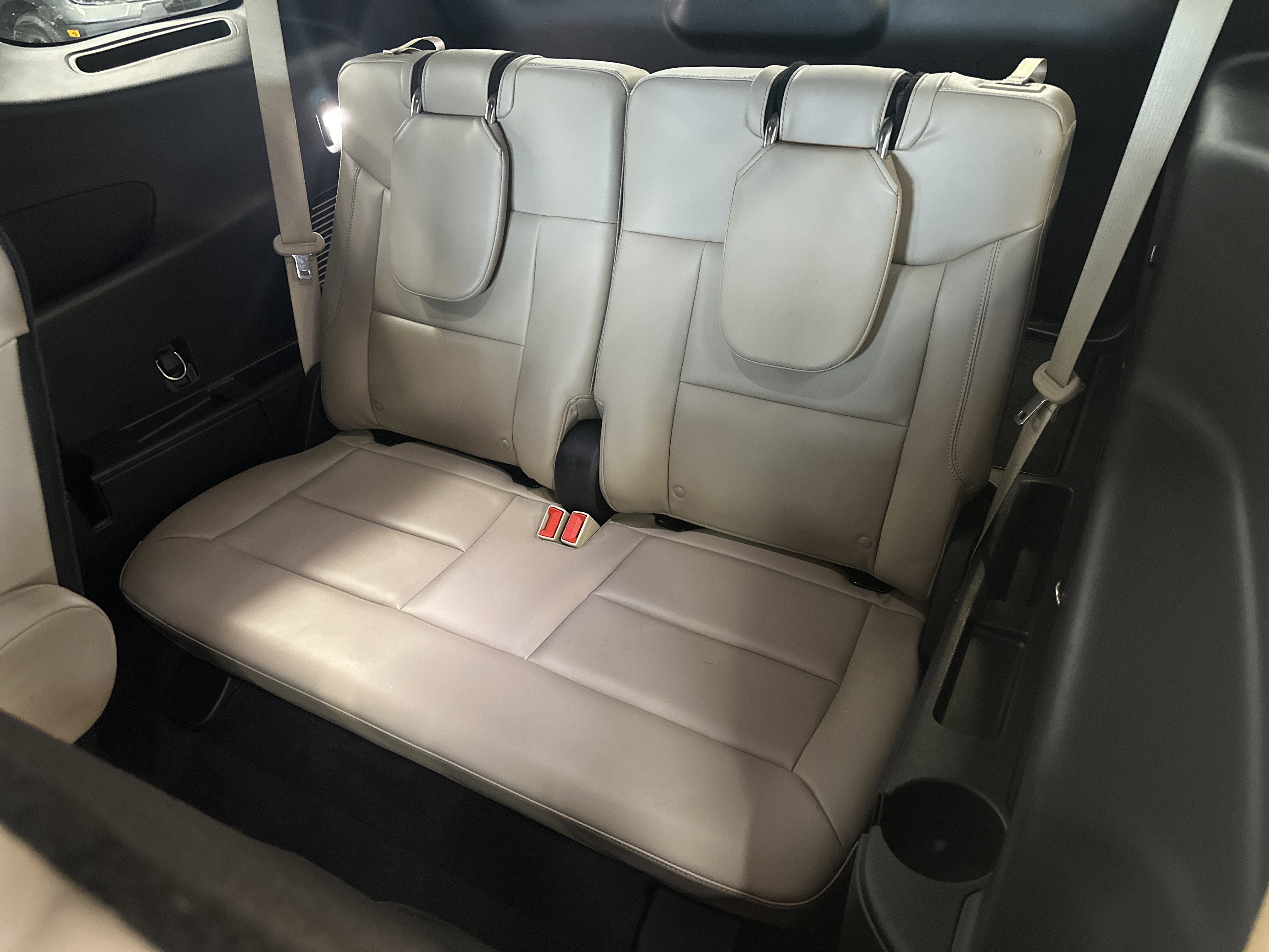 Used 2023 Ford Explorer XLT w/ Equipment Group 202A image 6