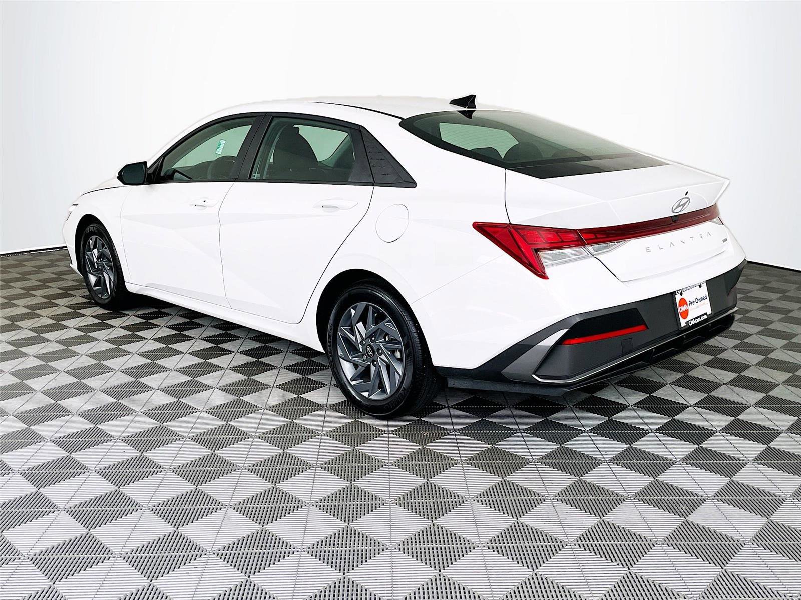 Certified 2025 Hyundai Elantra Blue FWD image 6