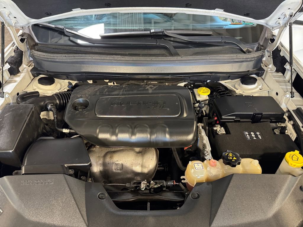 Used 2019 Jeep Cherokee Latitude Plus w/ Comfort/Convenience Group AWD/4WD image 27