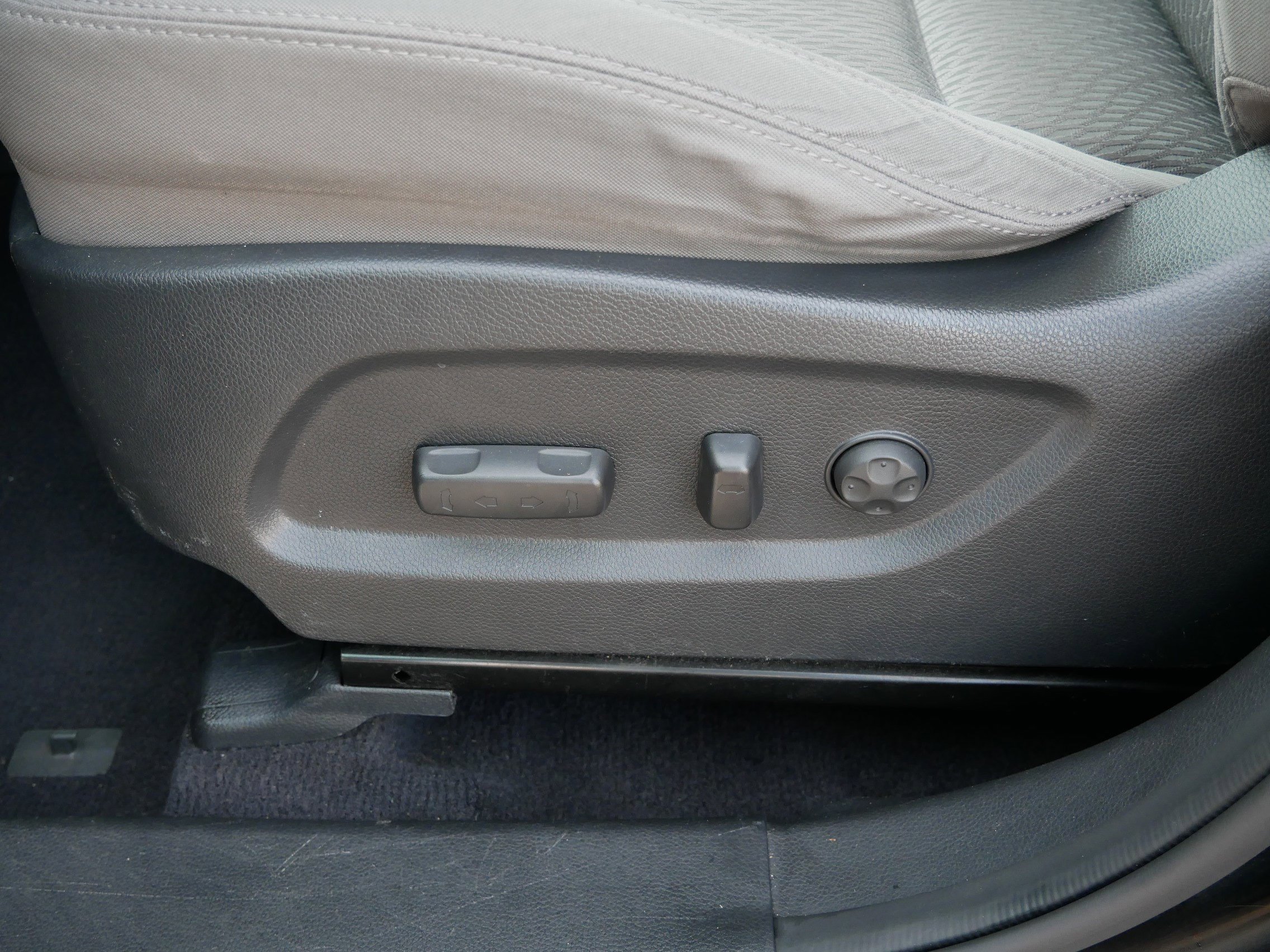 Used 2016 Hyundai Santa Fe SE image 18