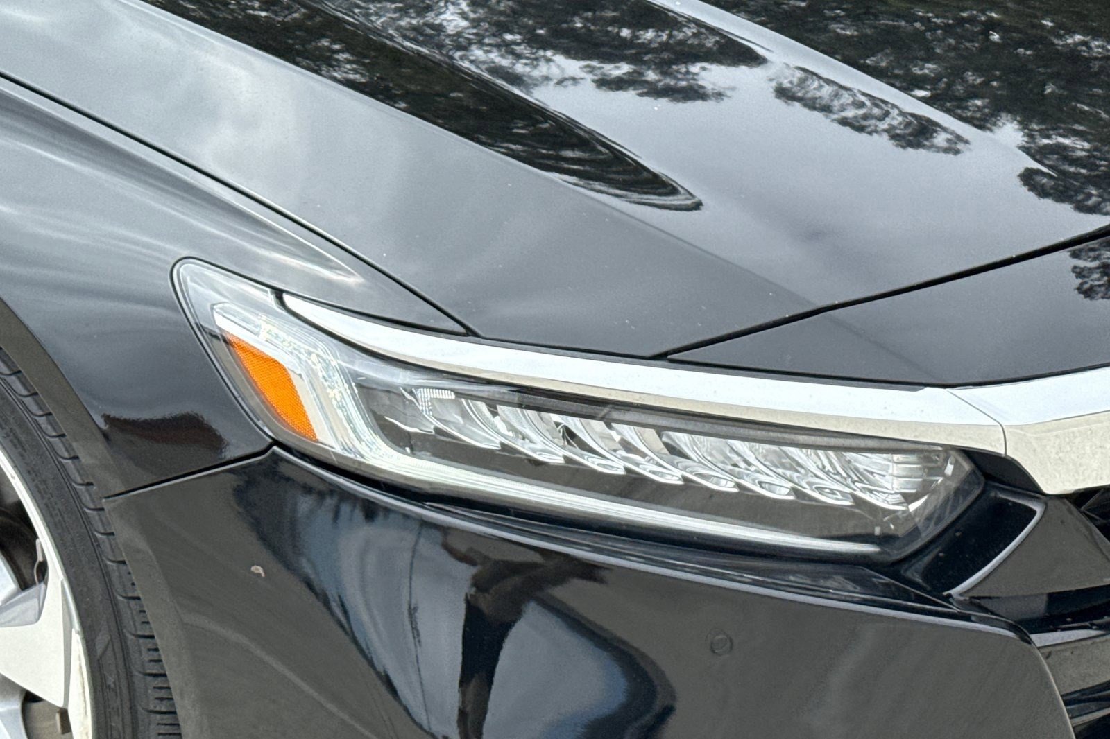 Used 2018 Honda Accord Touring image 10