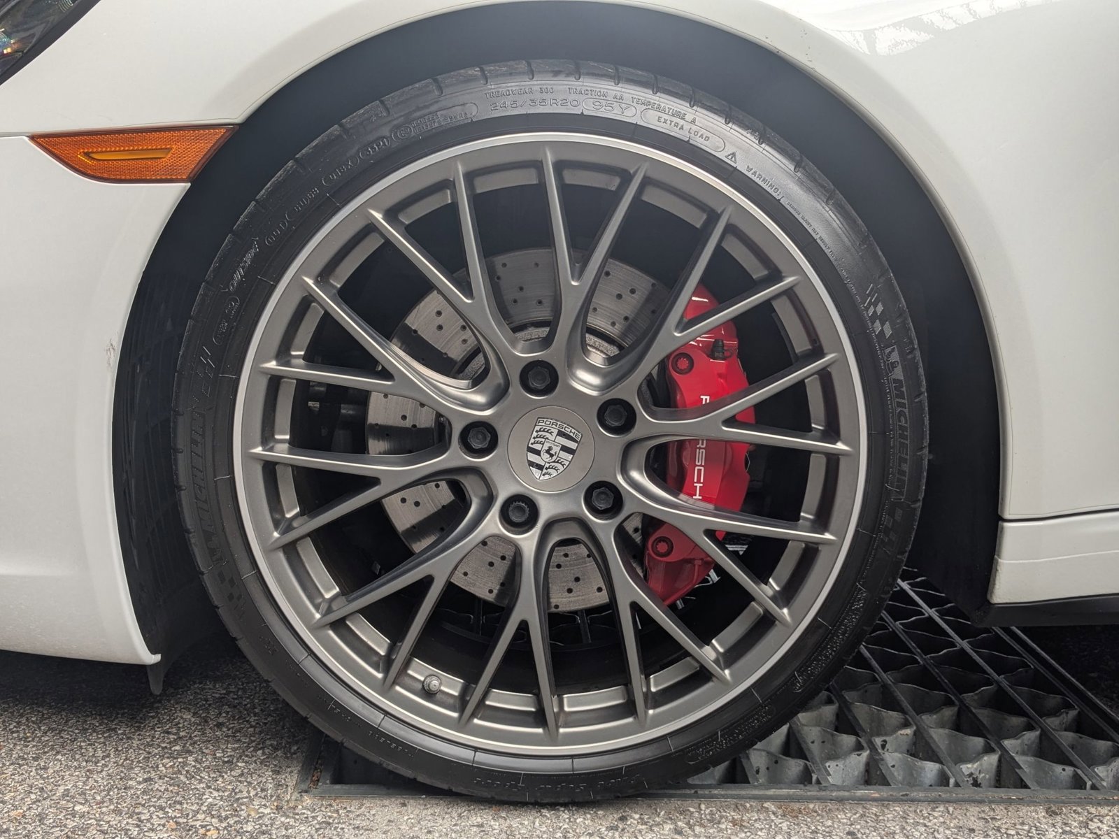 Used 2017 Porsche 911 Carrera 4S image 13