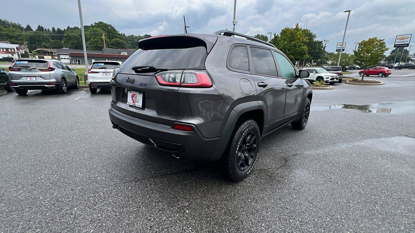 Used 2022 Jeep Cherokee Latitude w/ Sun & Sound Group AWD/4WD image 4